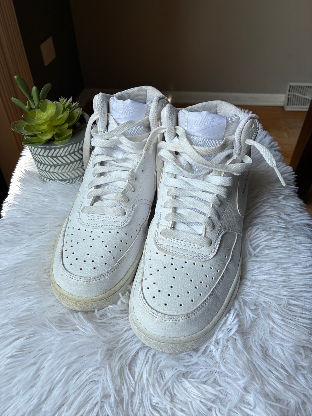 Nike Court Vision Mid Sneakers 🤍